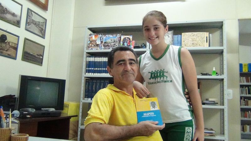 Ronilson Uchôa e a filha Ana Clara., aluna do Colégio Dom Amando